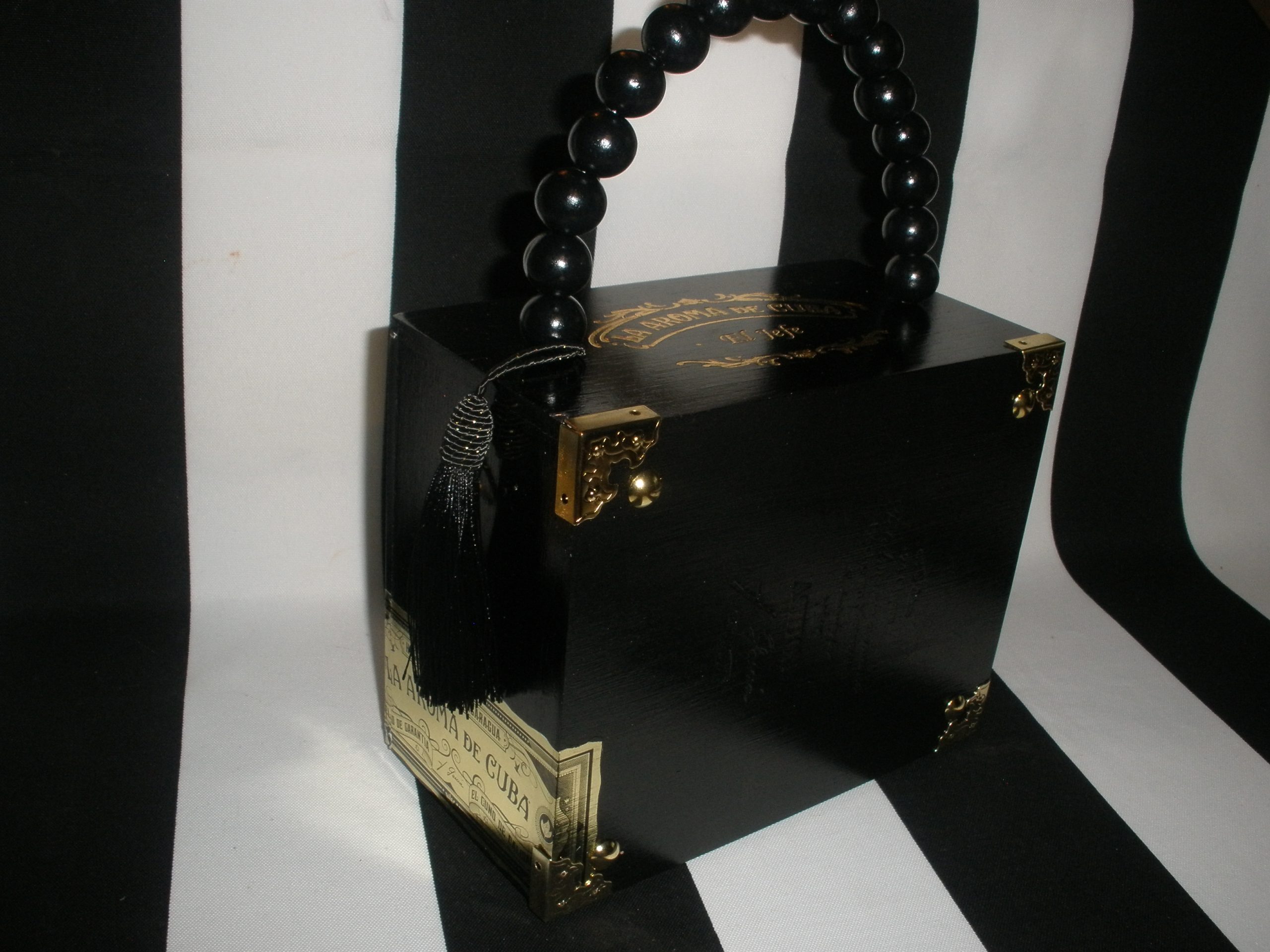 Tampa Girl Cigar Box Purse - Image 4