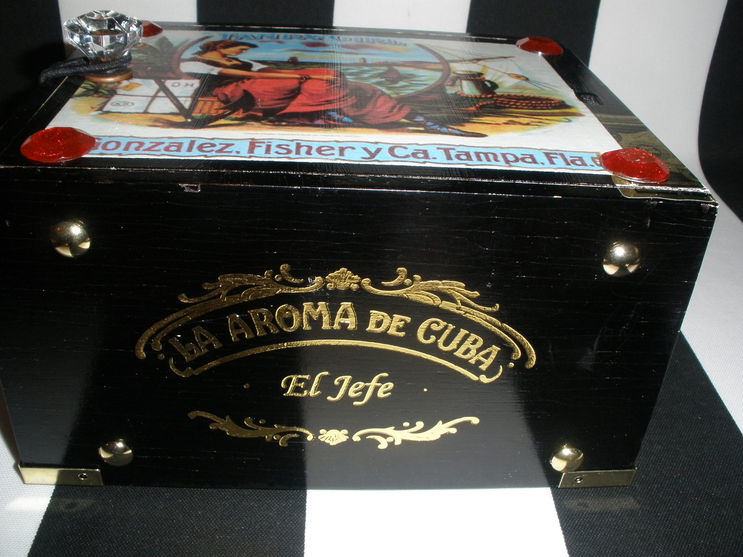 Tampa Girl Cigar Box Purse - Image 6