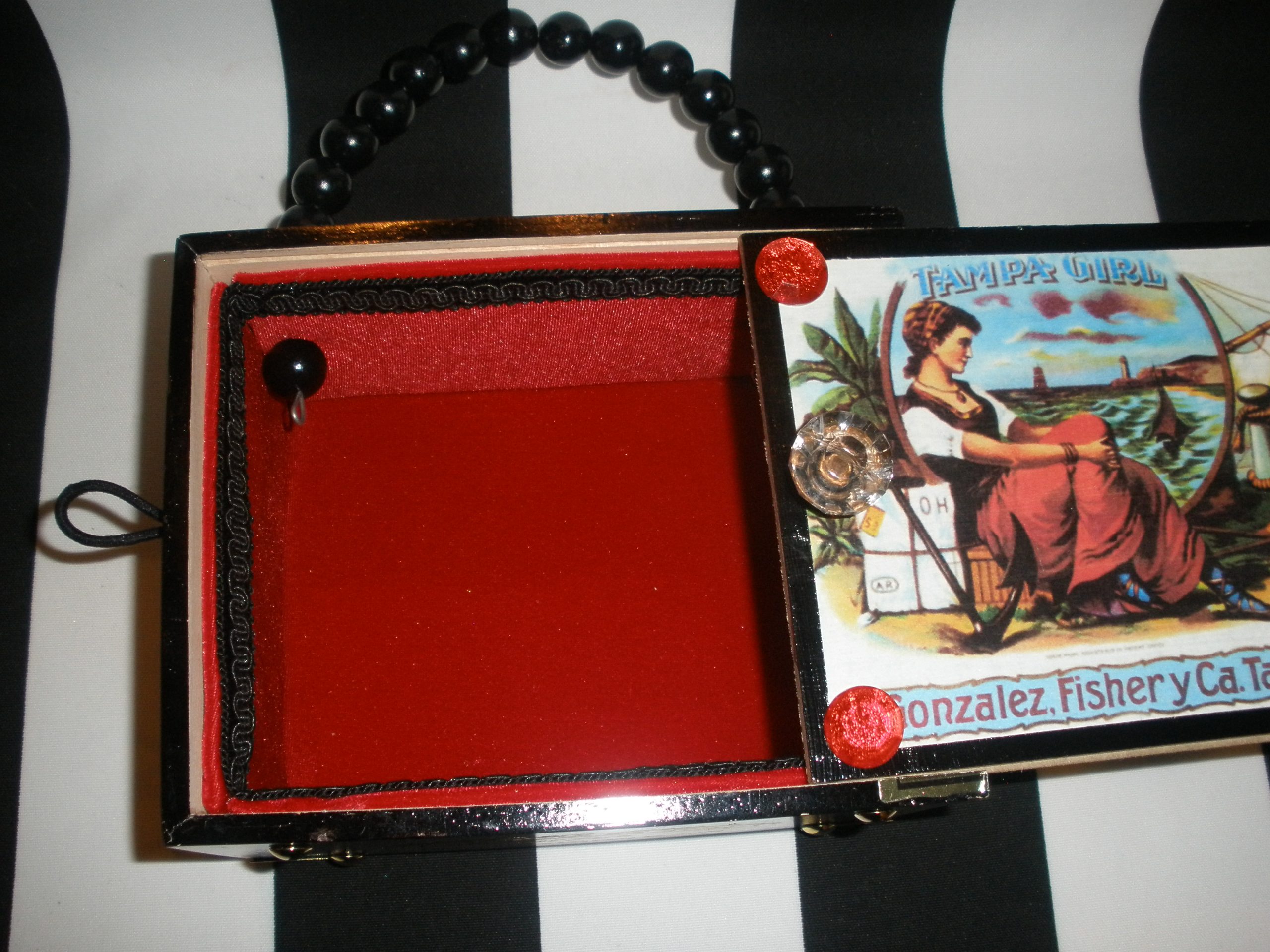Tampa Girl Cigar Box Purse - Image 7