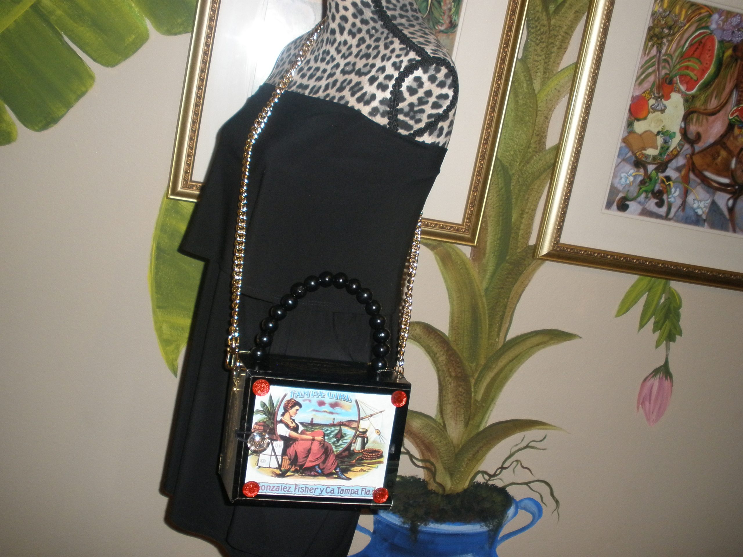 Tampa Girl Cigar Box Purse - Image 8