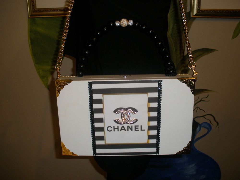 CC Brooch with Nautical Stripe Cigar Box Purse - Image 11