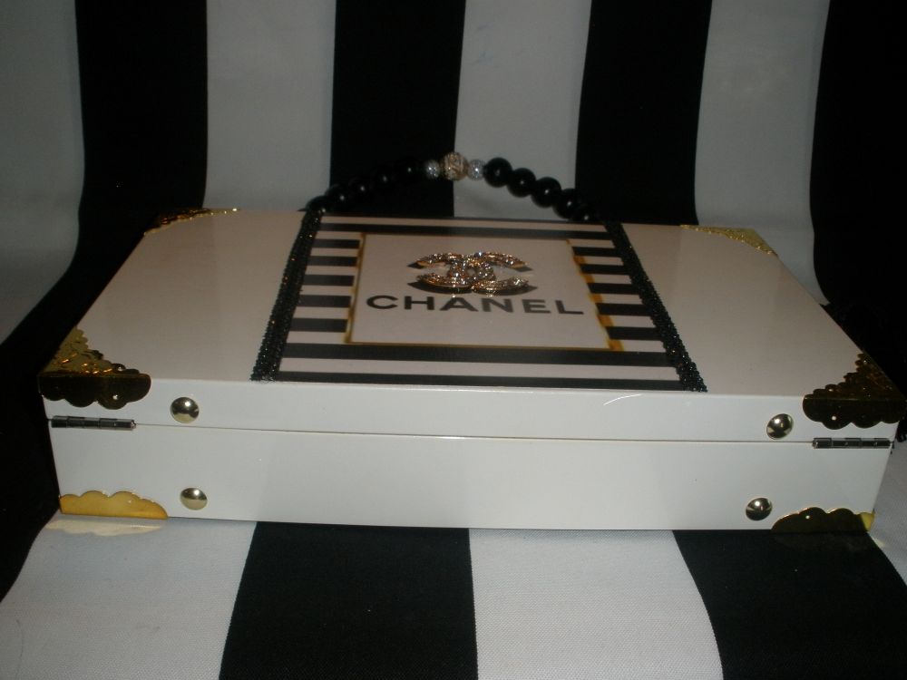 CC Brooch with Nautical Stripe Cigar Box Purse - Image 7