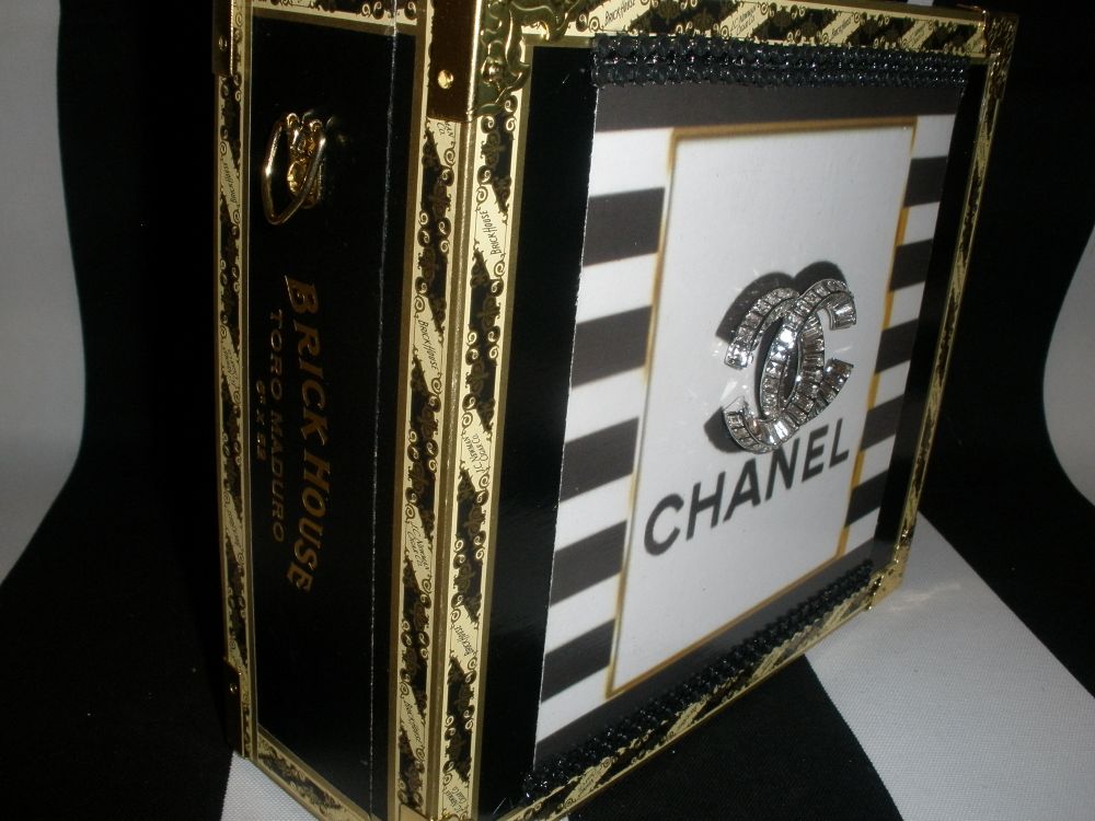 SOLD CC Brooch on Nautical Stripe Cigar Box Purse - Image 5