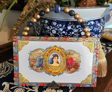 La Aroma de Cuba Mi Amor Cigar Box Purse
