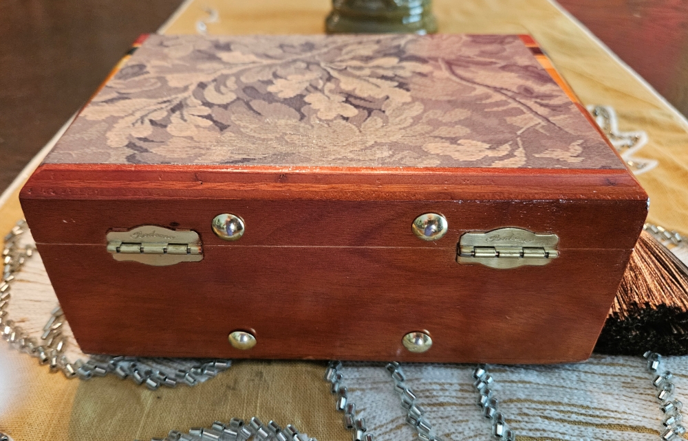 Brown Tapestry Cigar Box Purse - Image 5