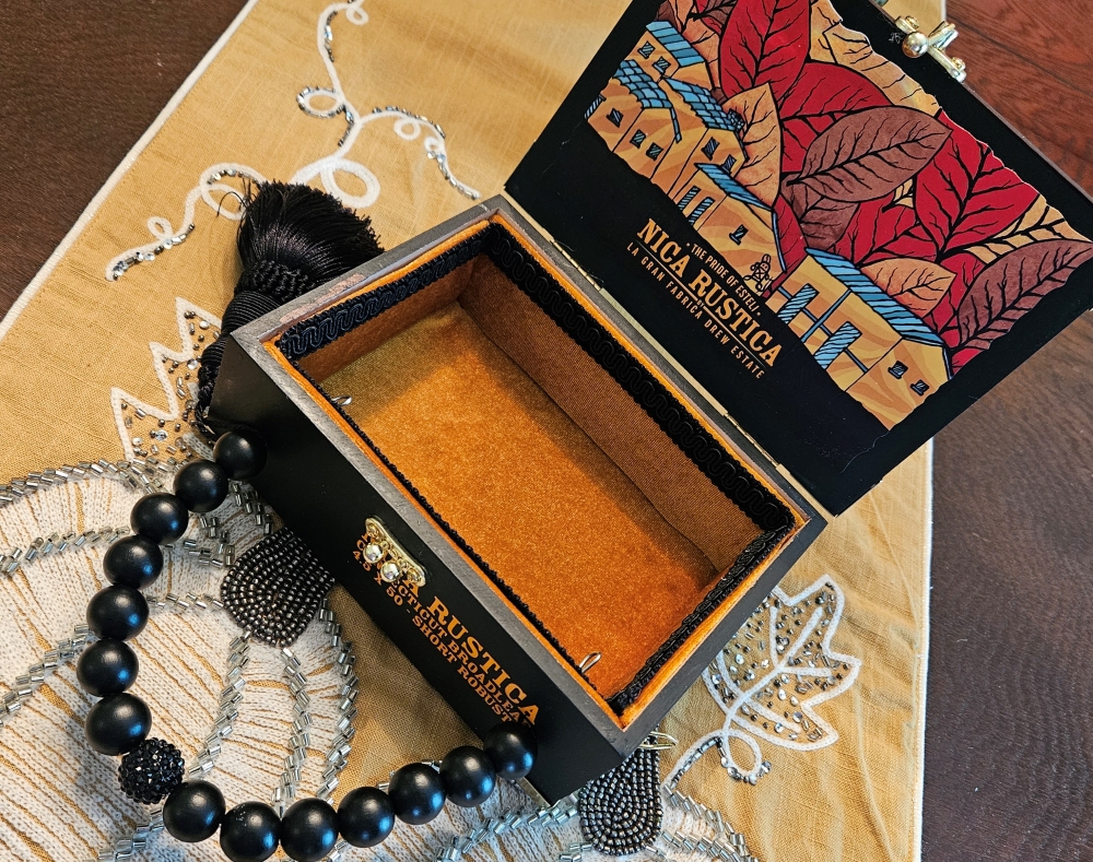 Golden Pineapple Cigar Box Purse - Image 7