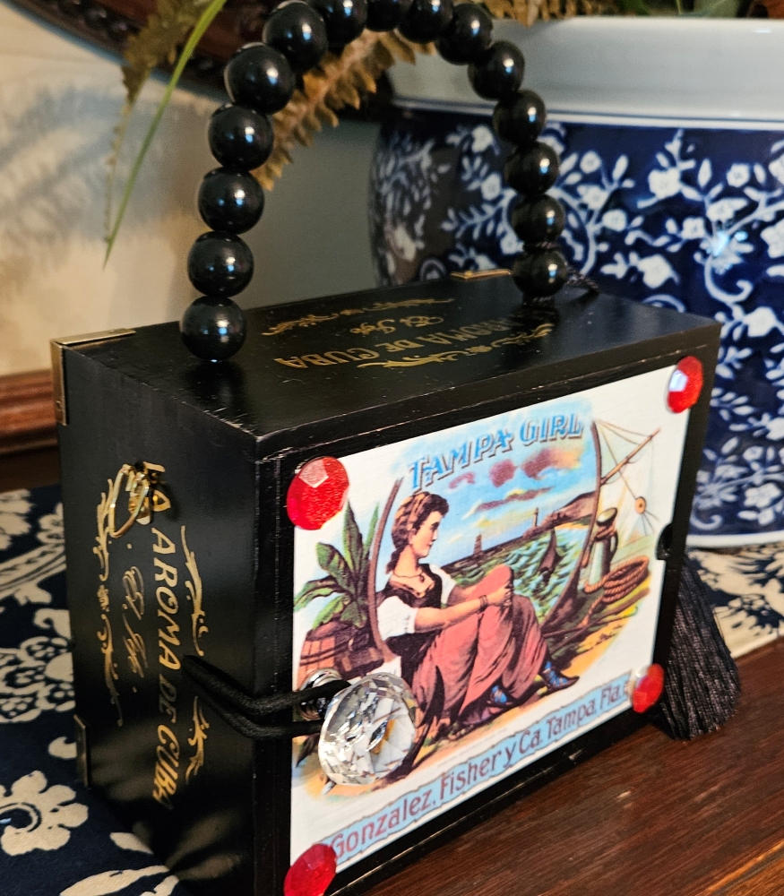 Tampa Girl Cigar Box Purse - Image 5