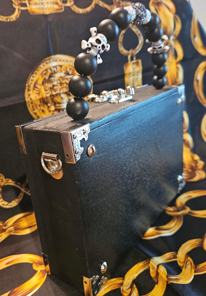 Gasparilla Diesel Skull Flask Cigar Box Purse - Image 4