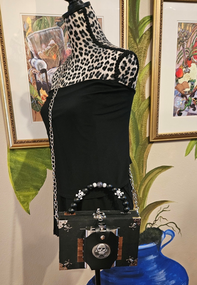 Gasparilla Diesel Skull Flask Cigar Box Purse - Image 8