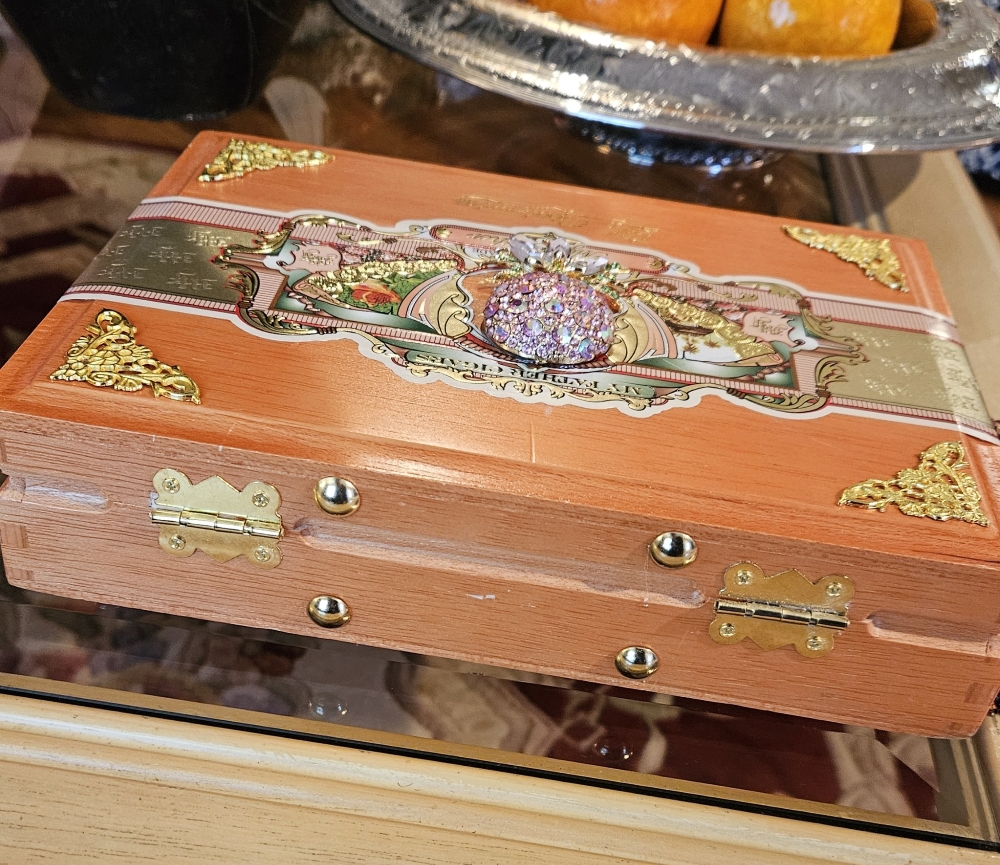 Pink Pineapple Cigar Box Purse - Image 8