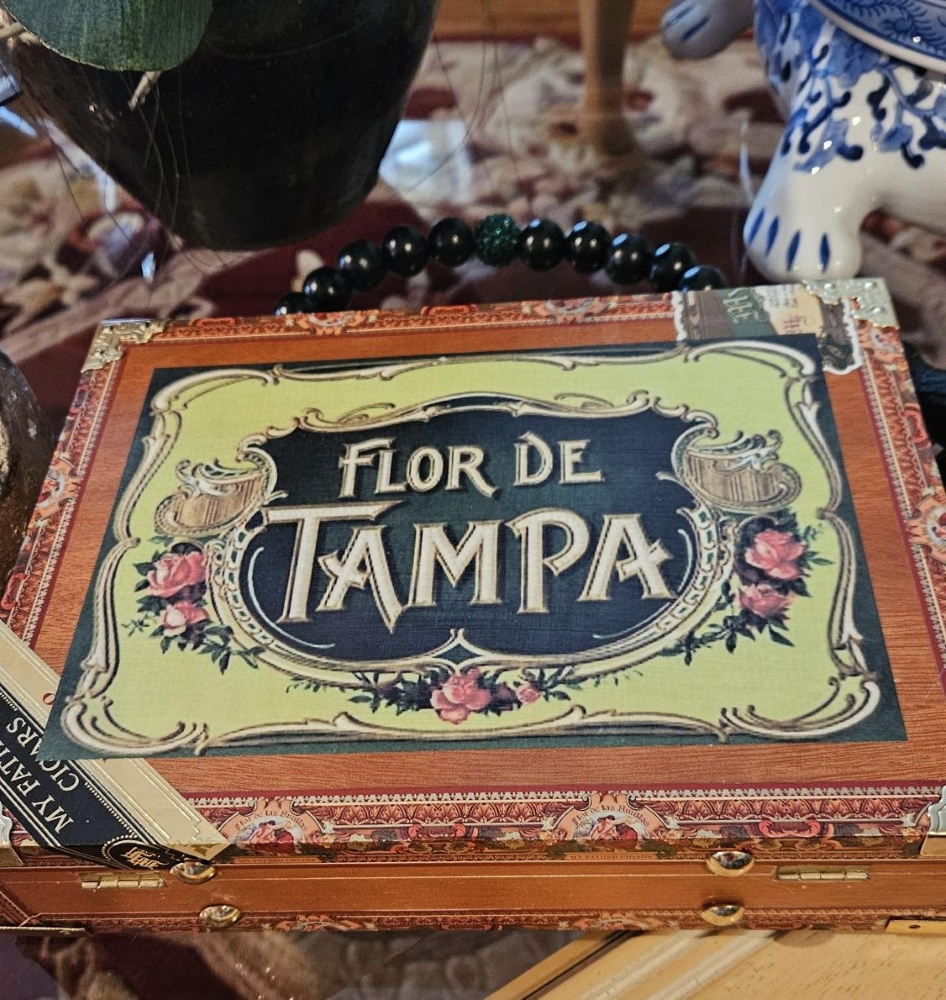 Flor de Tampa Cigar Box Purse - Image 7