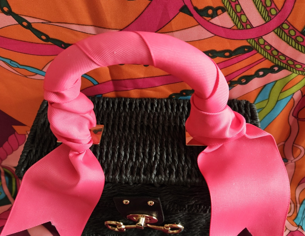 Equestrian Black Rattan with Horse Bit Purse - Image 3