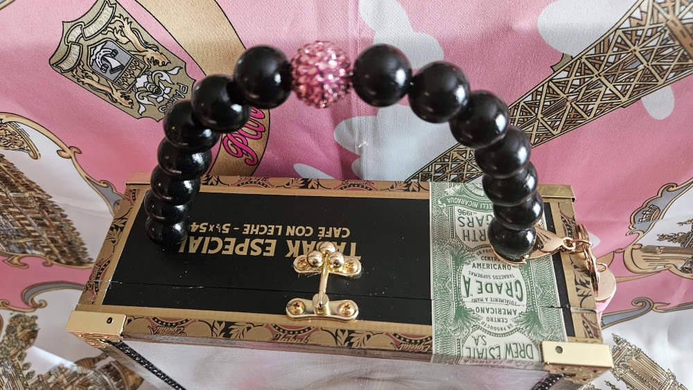 Marilyn Cigar Box Purse - Image 3