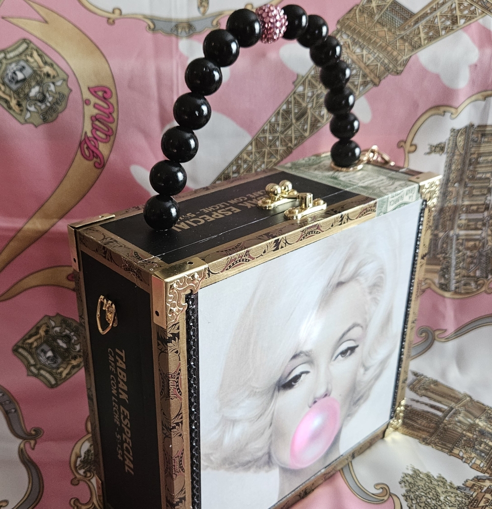 Marilyn Cigar Box Purse - Image 5