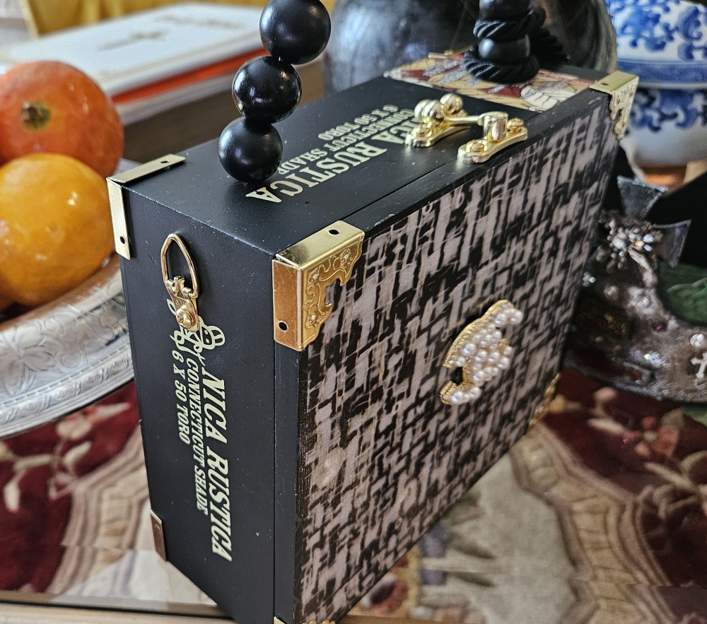 Pearl CC Brooch On Black Boucle Tweed Cigar Box Purse - Image 6