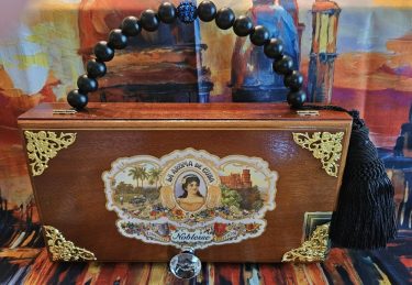 La Aroma de Cuba Noblesse Cigar Box Purse