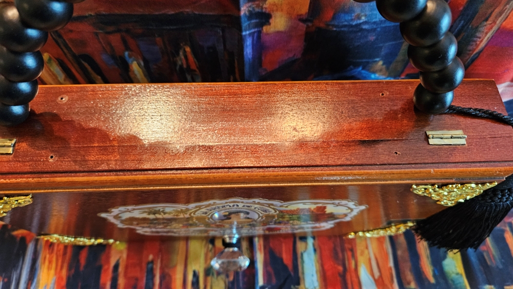 La Aroma de Cuba Noblesse Cigar Box Purse - Image 5