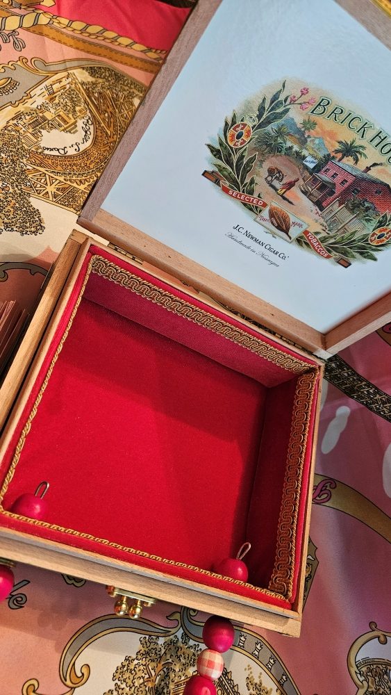 Flamingo Bling Cigar Box Purse - Image 7