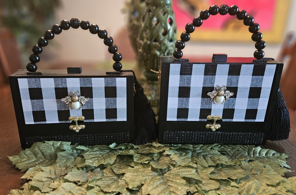 Rhinestone Bee on Black Gingham Cigar Box Purse - Image 11