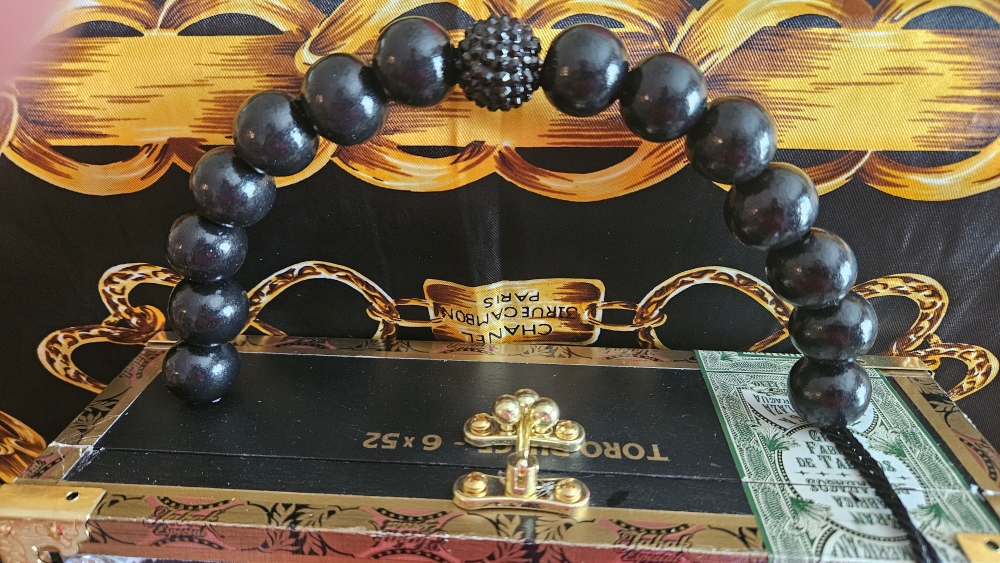 Elvis Cigar Box Purse - Image 3