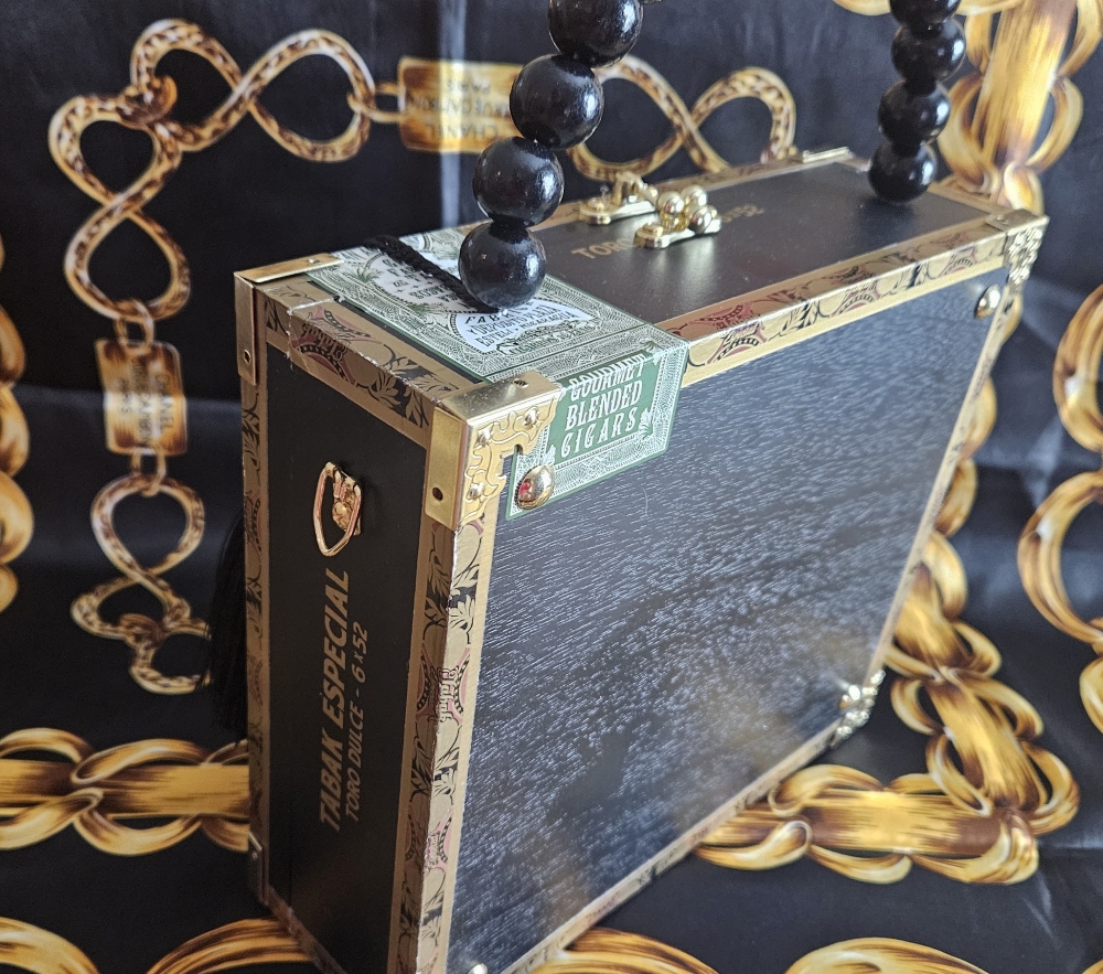 Elvis Cigar Box Purse - Image 4