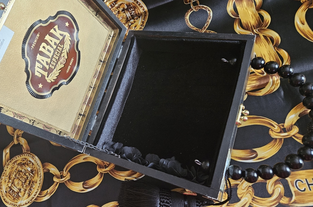 Elvis Cigar Box Purse - Image 6