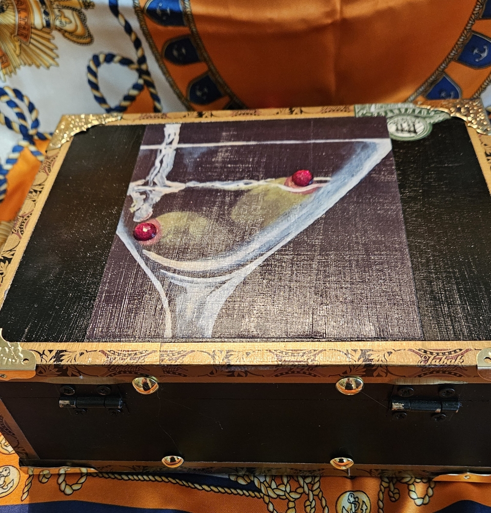 Olive You Martini Cigar Box Purse - Image 6