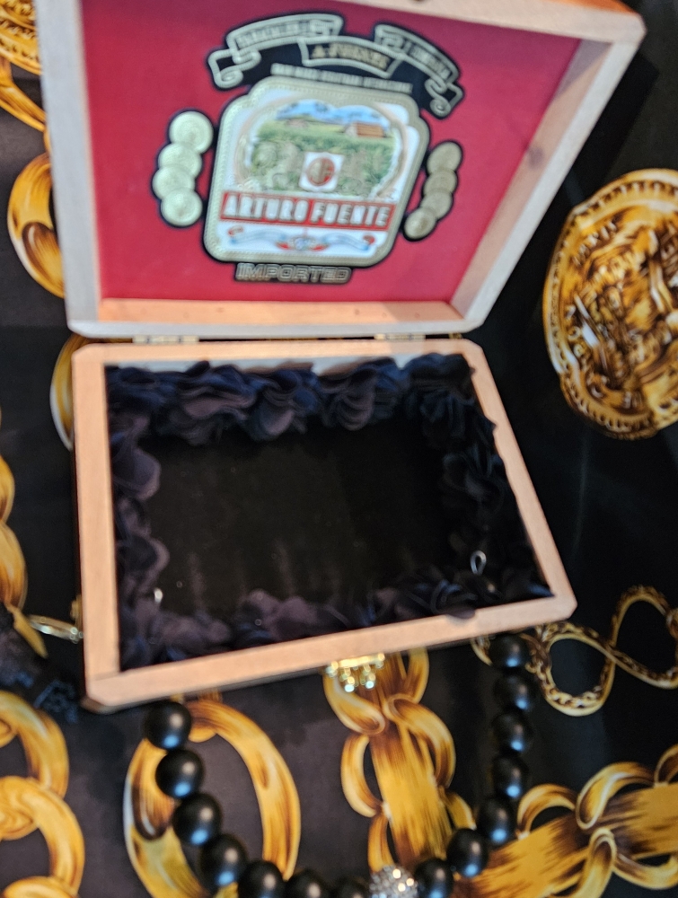 Queen Bee on Nautical Stripe Cigar Box Purse - Image 6