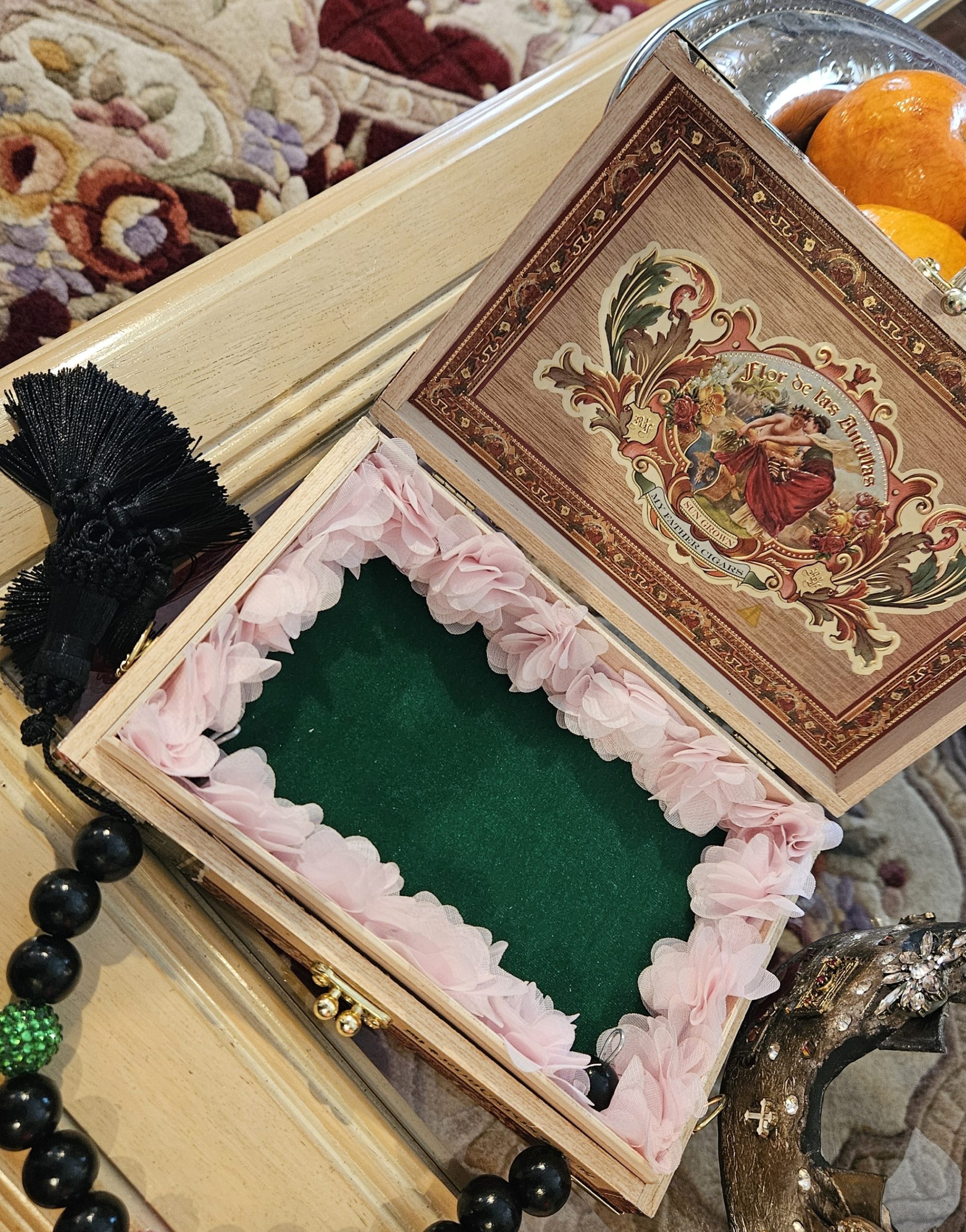 Crown and Roses Cigar Box Purse - Image 7