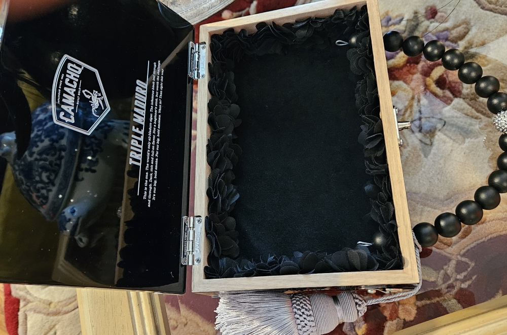 Black Crystal Bow on Black Camacho Cigar Box Purse - Image 7