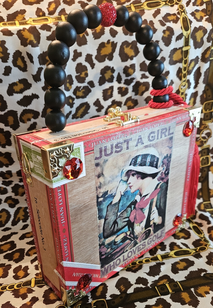Golfer Girl Cigar Box Purse - Image 4